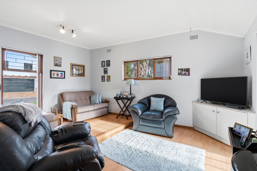 4 Bedroom Property for Sale in Edgemead Western Cape
